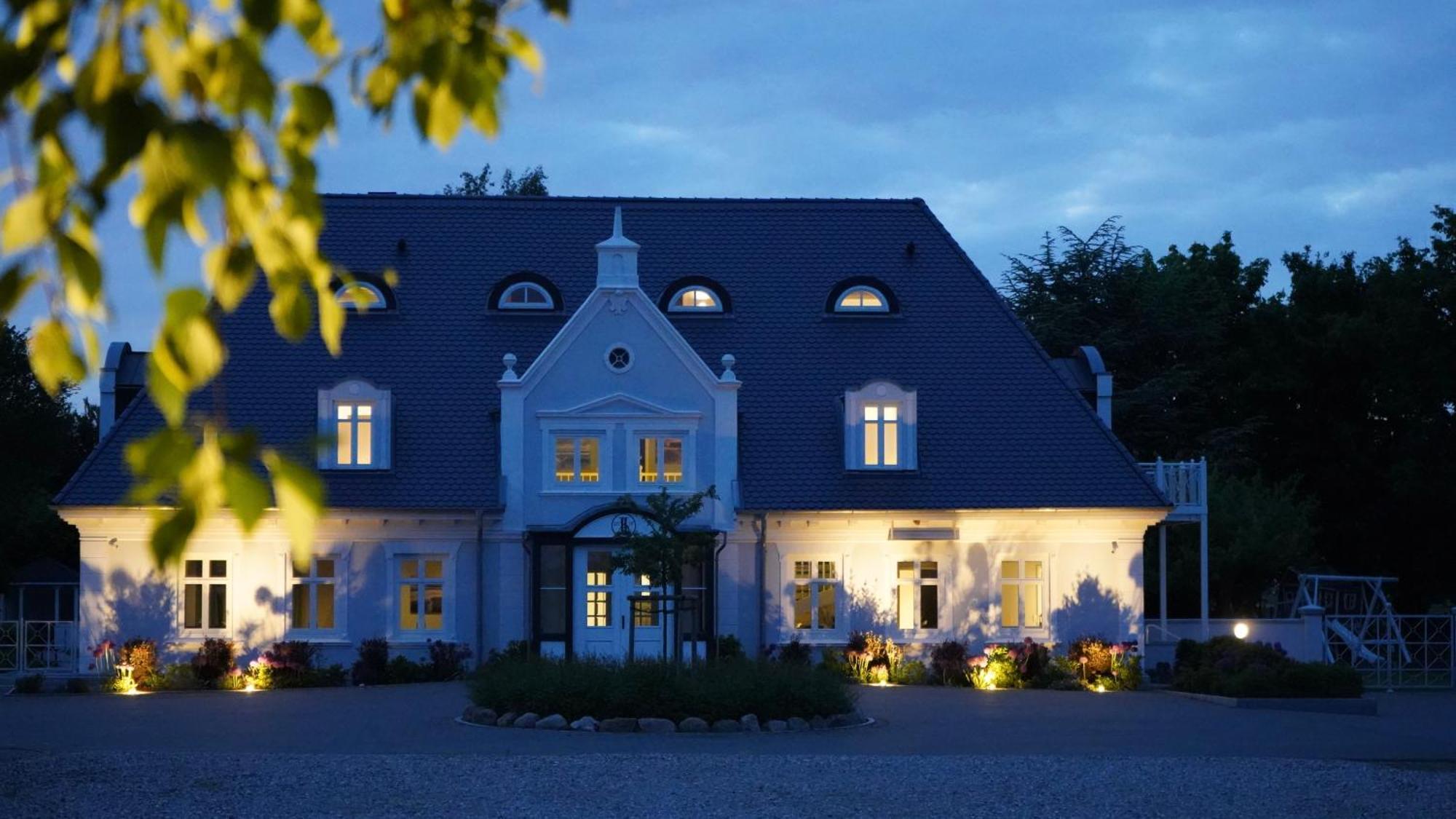 Landhaus Luetjenhof Hotel Großenbrode Екстериор снимка